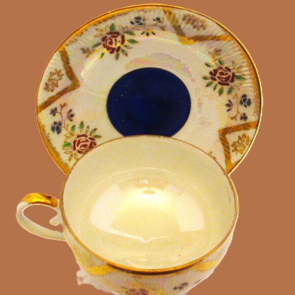 Vintage cobalt blue pedestal lusterware teacup red & blue flowers encased in gol - Picture 5 of 6